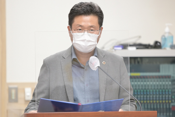 [하남] 김진일, 전국 최초 道 쓰레기 담으며 걷기 지원 조례 제정